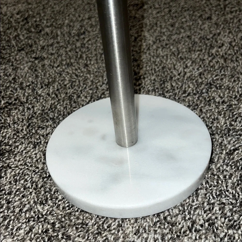 Silver and White T-Bar Jewelry Stand